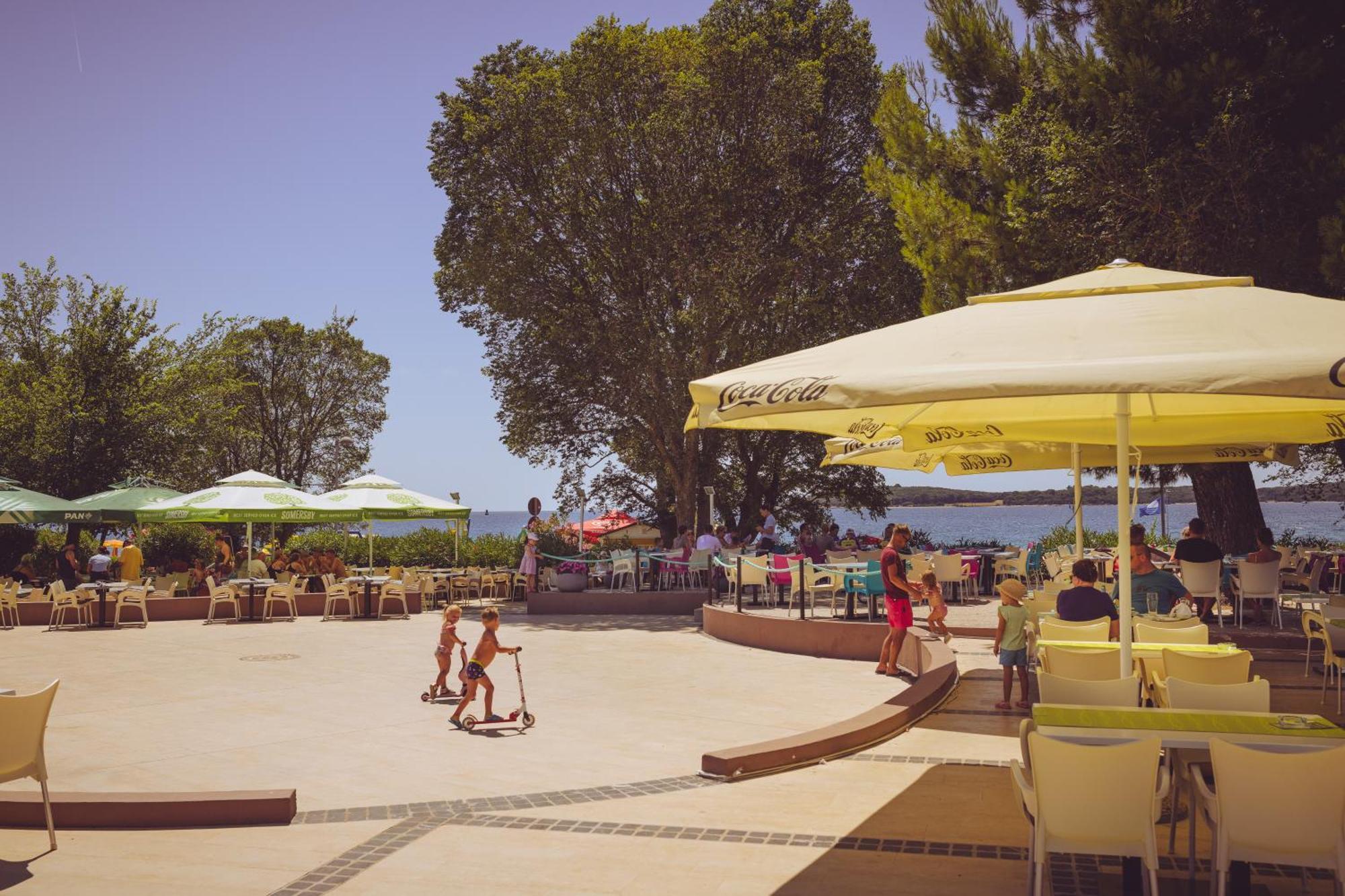 Camping Bi-Village - Roan Valbandon Zewnętrze zdjęcie