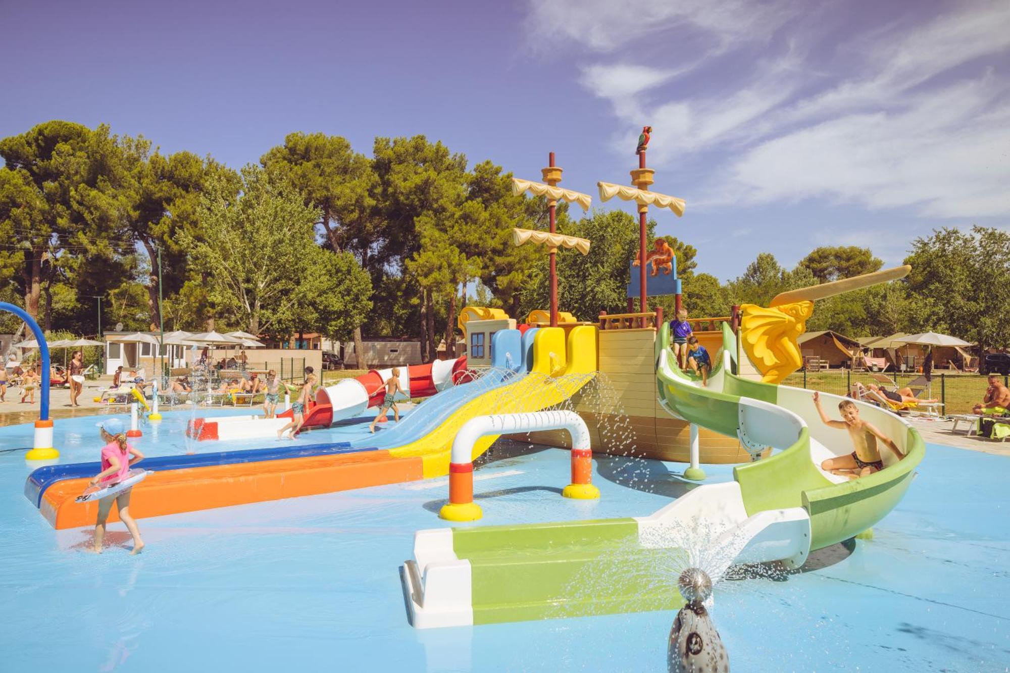 Camping Bi-Village - Roan Valbandon Zewnętrze zdjęcie